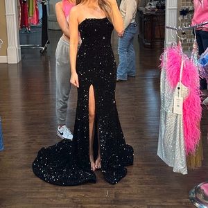 sherri hill size 4 black